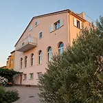 Grande Rosa Apartman